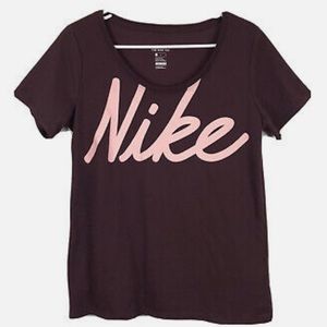 Nike medium scoop neck t-shirt